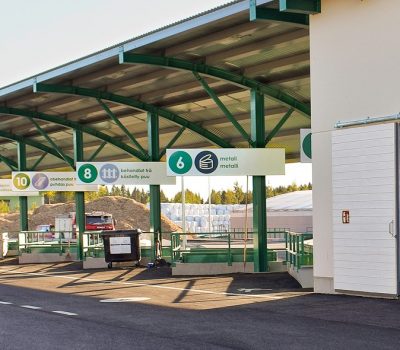 Pietarsaaren hyotykayttoasema_oikea_kaista_Jakobstads_atervinningsstation_hoger_fil_Banner Pietarsaaren hyotykayttoasema_oikea_kaista_Jakobstads_atervinningsstation_hoger_fil_Banner