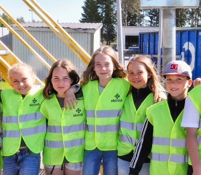 Kouluvierailu-hyotykayttoasemalla-Skolbesok-pa-atervinningsstationen-Banner Kouluvierailu-hyotykayttoasemalla-Skolbesok-pa-atervinningsstationen-Banner