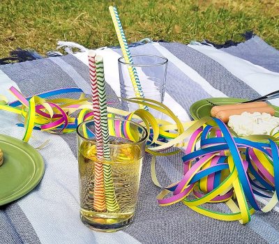 Vapun-viettoa-nurmikolla-Valborgsfirande-pa-grasmattan-Banner Vapun-viettoa-nurmikolla-Valborgsfirande-pa-grasmattan-Banner