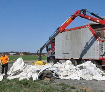 Paalimuovin_lastaus_Lastning_av_balplast Paalimuovin_lastaus_Lastning_av_balplast